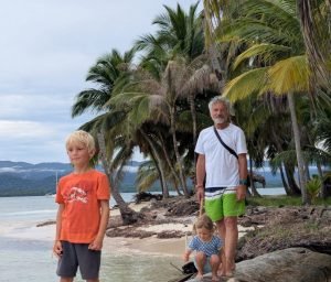 Mehr über den Artikel erfahren #26 Rainer’s visit and arriving in San Blas Islands