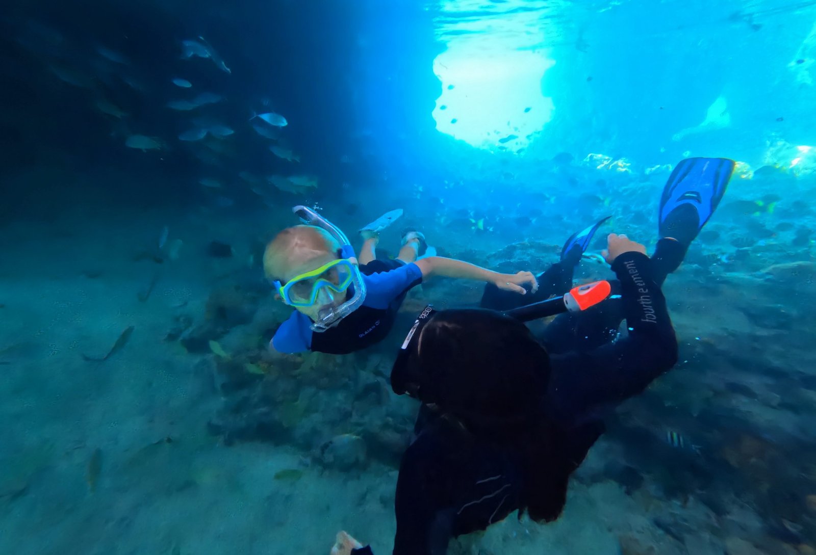 Du betrachtest gerade #20 Exumas with family 4 – Snorkeling through Thunderball Grotto