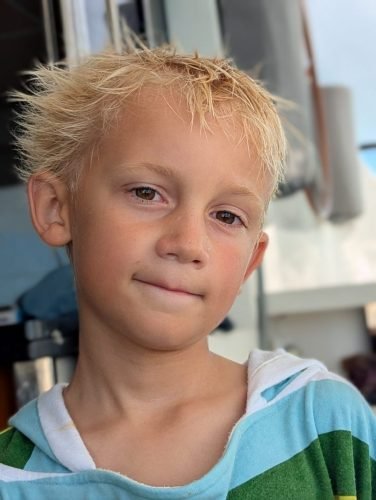 011-PXL 20250504 200514594.PORTRAIT